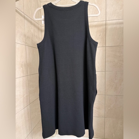 NWT Lou & Grey black sleeveless sheath dress with pockets, size Large - Picture 3 of 6